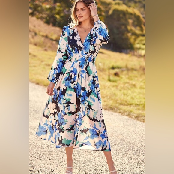 Floral Blue, Green, & White Long Sleeve Midi Dress NWT Sz XL Bust 47” Retails$69 - Picture 6 of 7